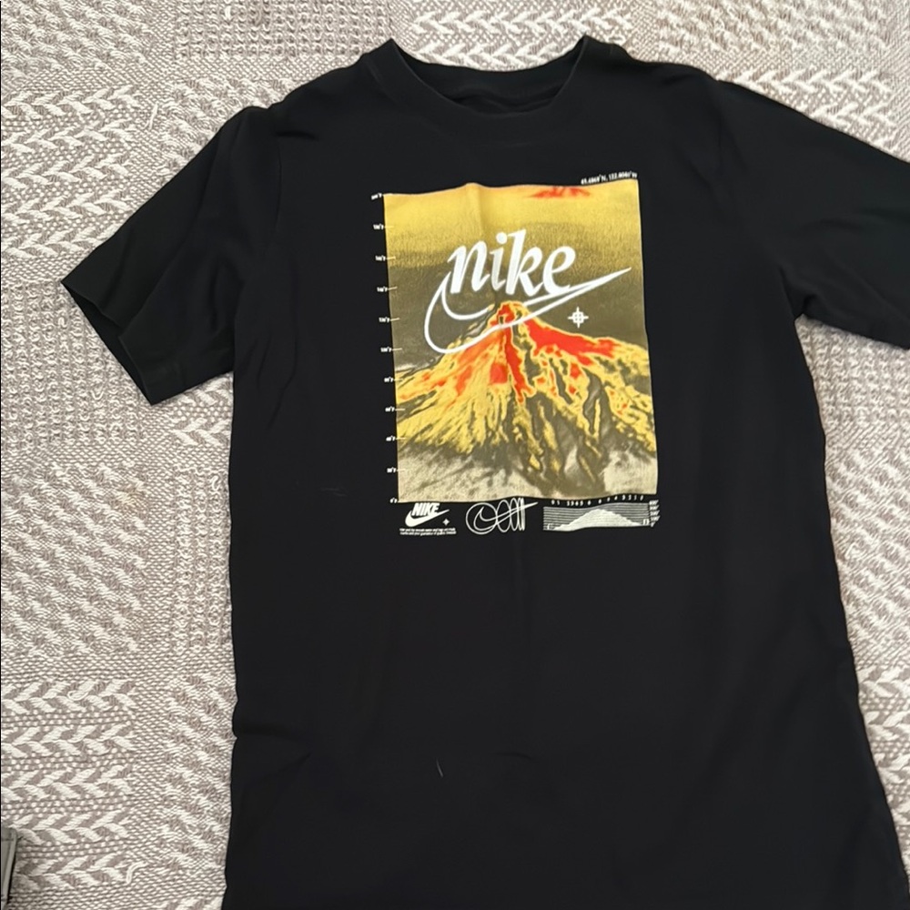 Nike Black Short Sleeve Graphic Tee